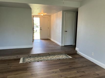 6913 Greenhaven Dr, Sacramento, CA 95831 Photo