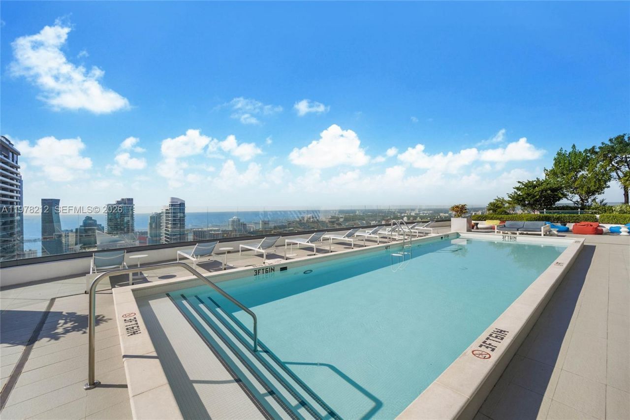 45 SW 9th St, Unit 1904, Miami, FL 33130 Photo