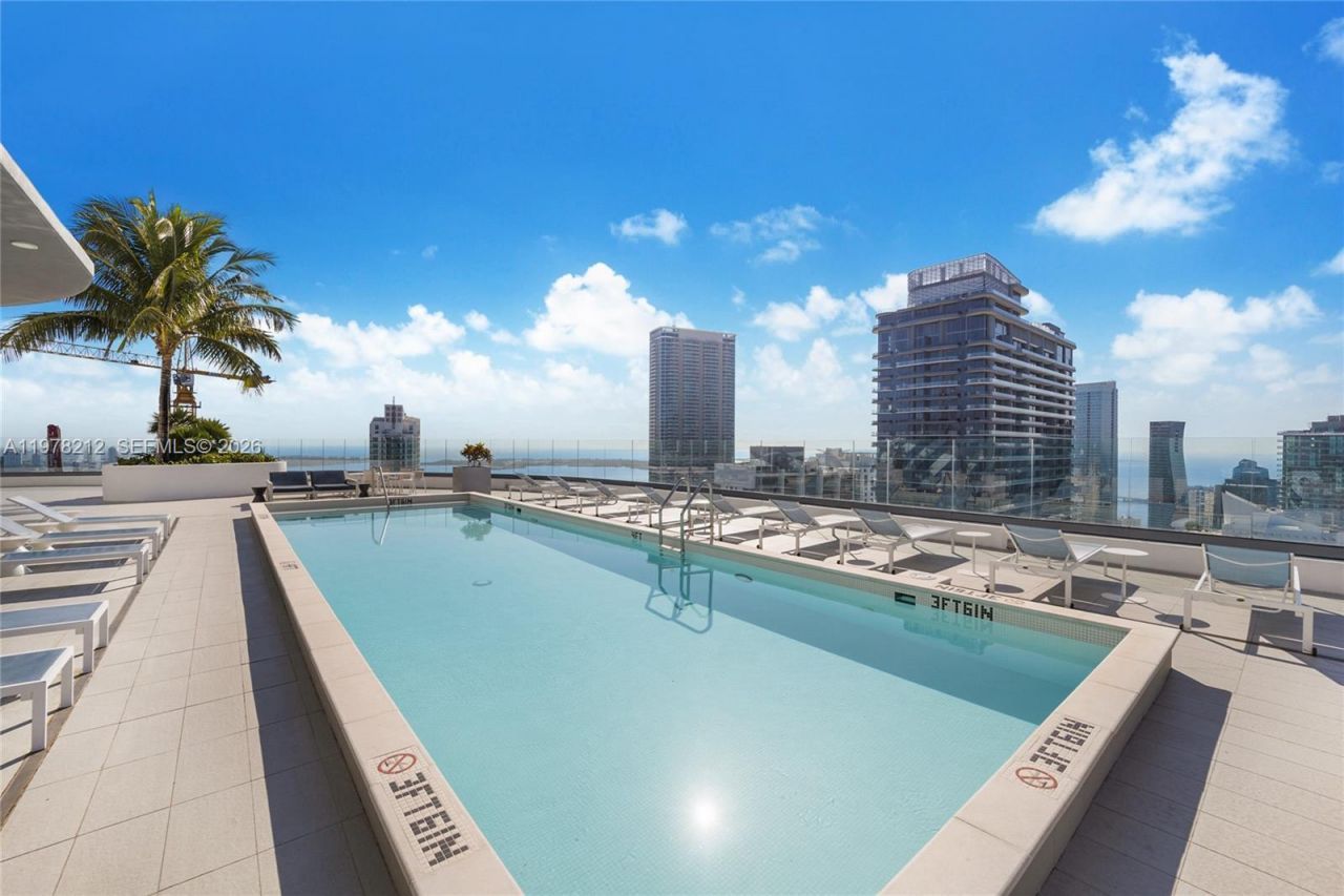 45 SW 9th St, Unit 1904, Miami, FL 33130 Photo