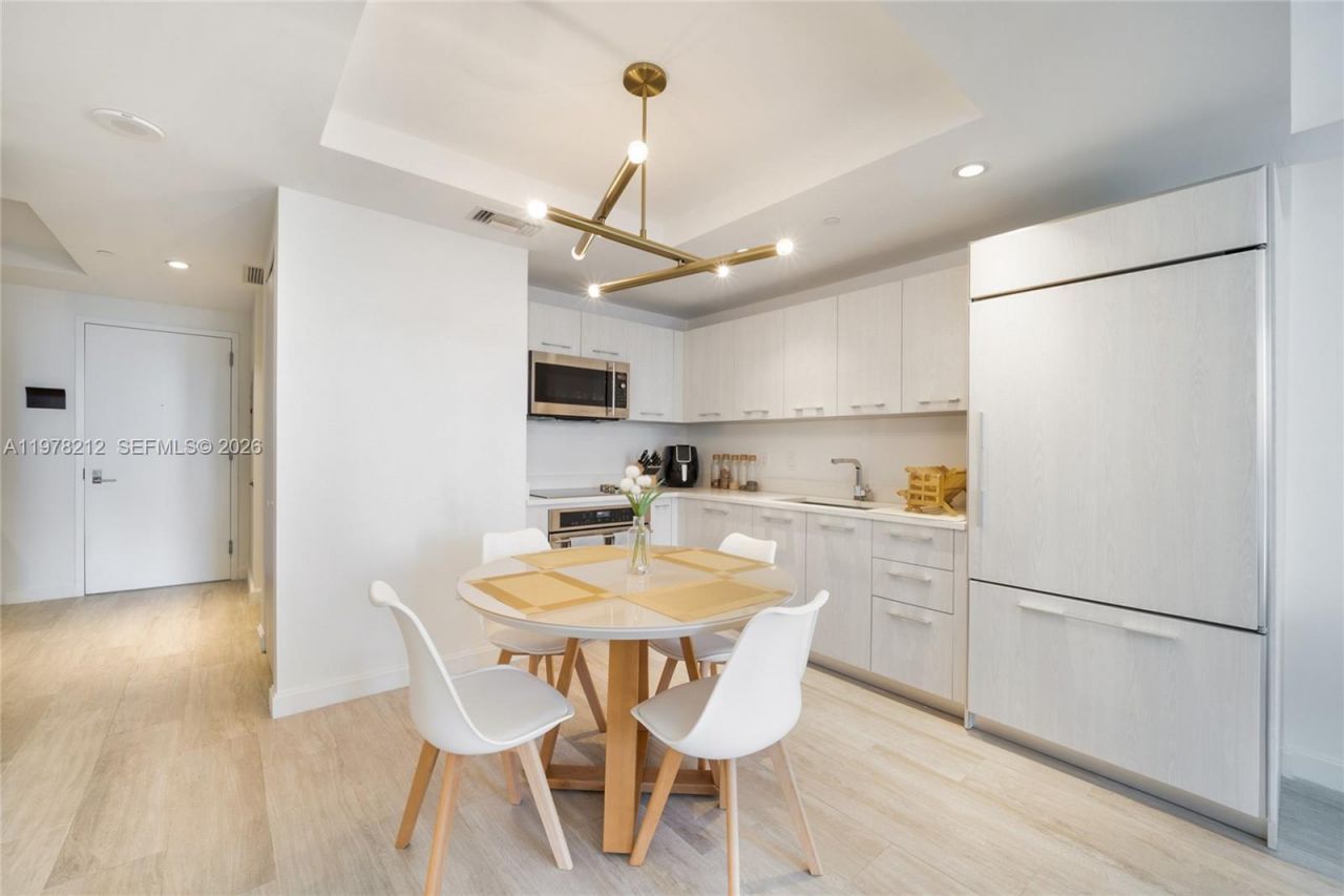 45 SW 9th St, Unit 1904, Miami, FL 33130 Photo