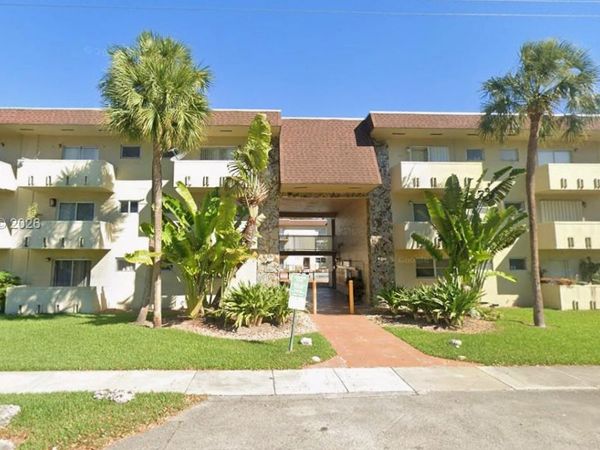 7505 SW 82nd St, Unit 322, Miami, FL 33143