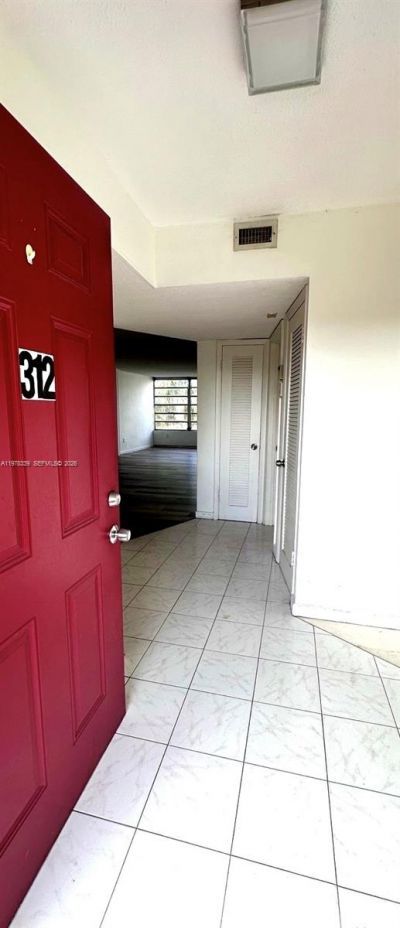1501 NE 191st St, Unit C312, Miami, FL 33179 Photo