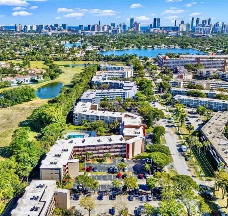 1501 NE 191st St, Unit C312, Miami, FL 33179 Photo