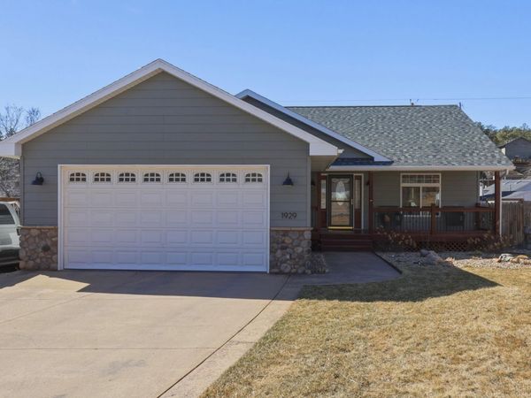 1929 HILLSVIEW DR, RAPID CITY, SD 57702