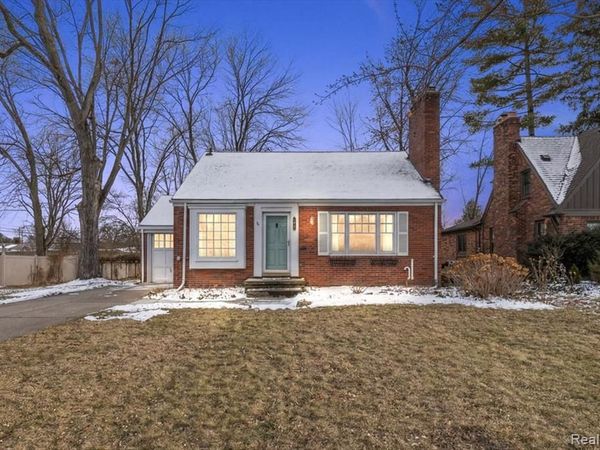 17601 Cambridge Boulevard, Lathrup Village, MI 48076