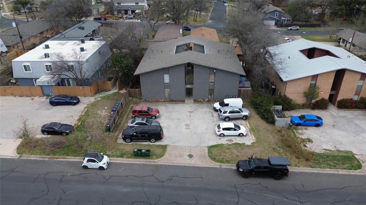 2220 Mission Hill Dr, Austin, TX 78741 Main Photo