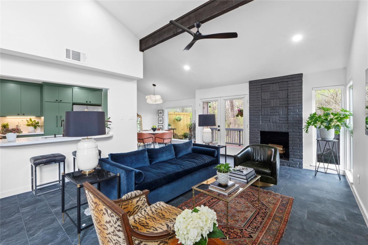 2528 Stoutwood Cir, Austin, TX 78745 Main Photo