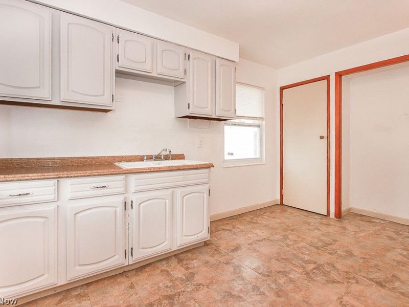 15305 Rockside Road, Maple Heights, OH 44137 Photo 10