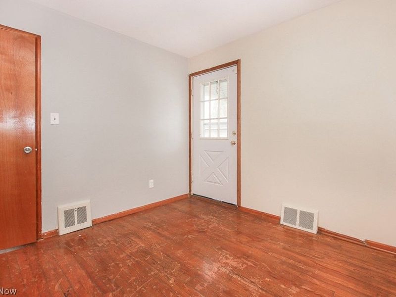 15305 Rockside Road, Maple Heights, OH 44137 Photo 12