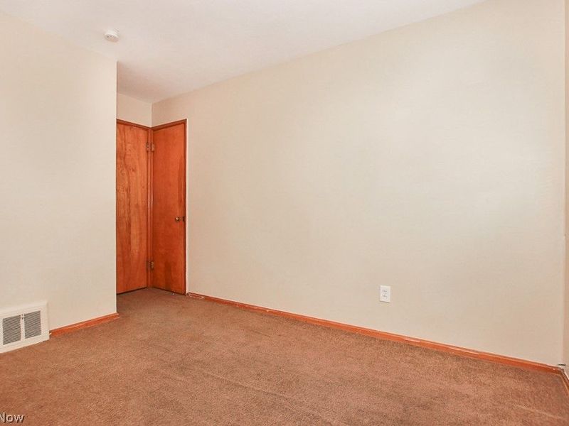 15305 Rockside Road, Maple Heights, OH 44137 Photo 15