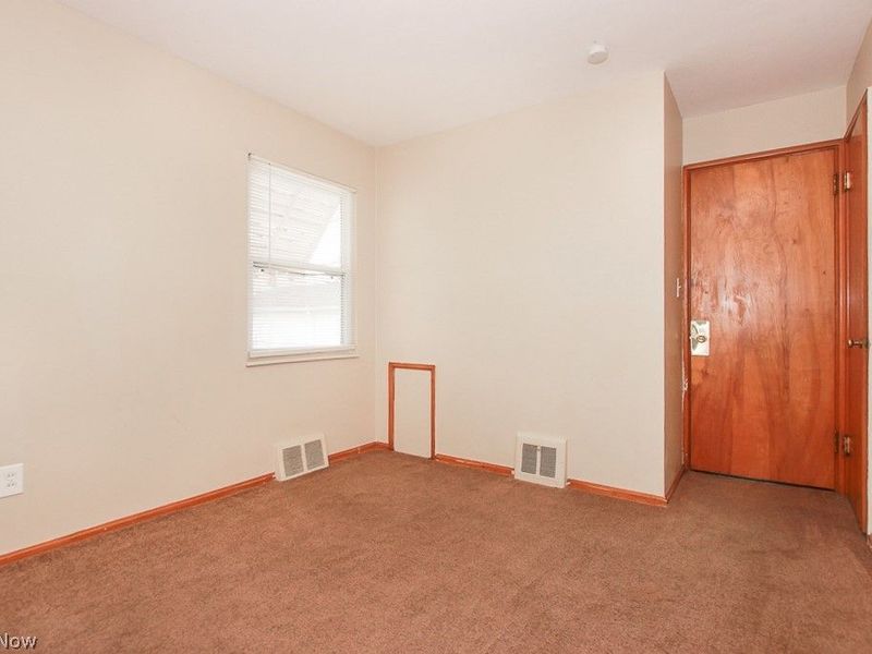 15305 Rockside Road, Maple Heights, OH 44137 Photo 16