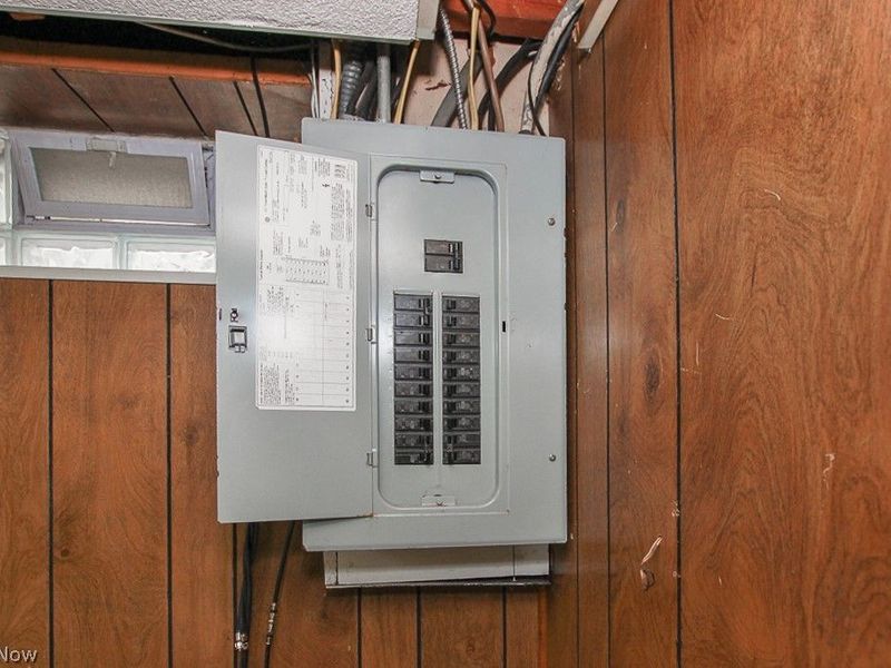 15305 Rockside Road, Maple Heights, OH 44137 Photo 26