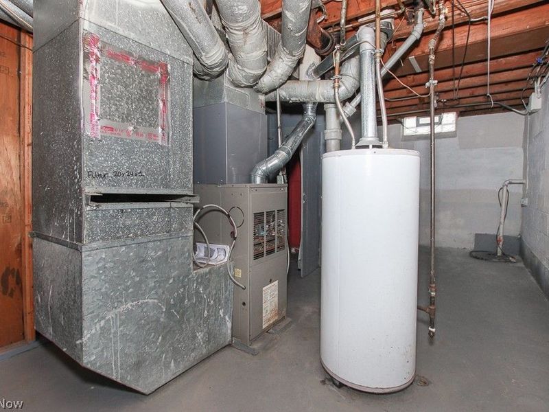 15305 Rockside Road, Maple Heights, OH 44137 Photo 28