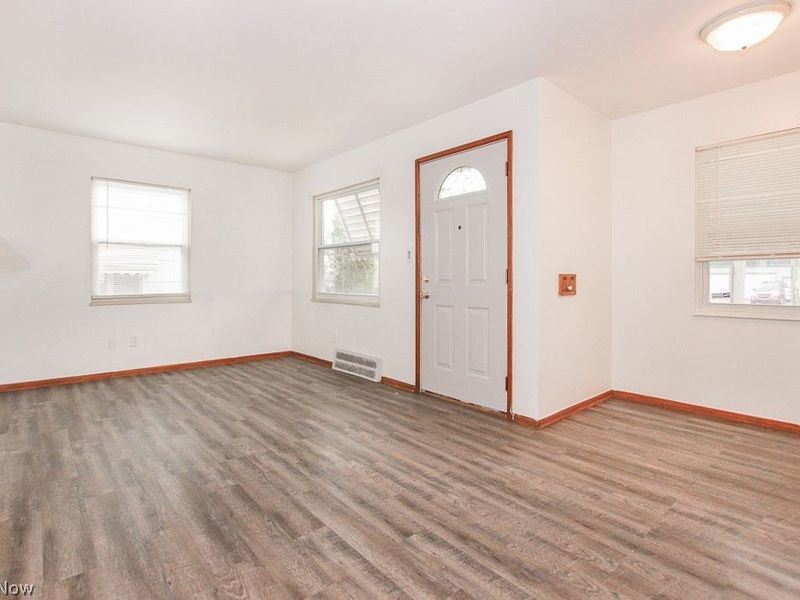 15305 Rockside Road, Maple Heights, OH 44137 Photo 6