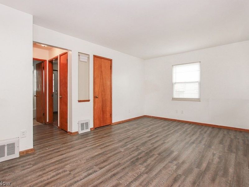 15305 Rockside Road, Maple Heights, OH 44137 Photo 7