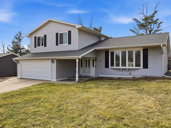 3015 Circle Hill Court NE, Cedar Rapids, IA 52402
