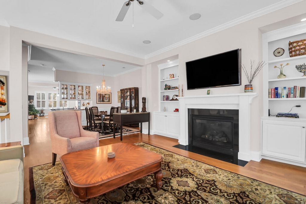 3061 Monhegan Way Photo 8