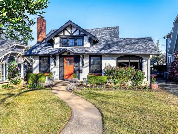 4921 Bell Street, Kansas City, MO 64112