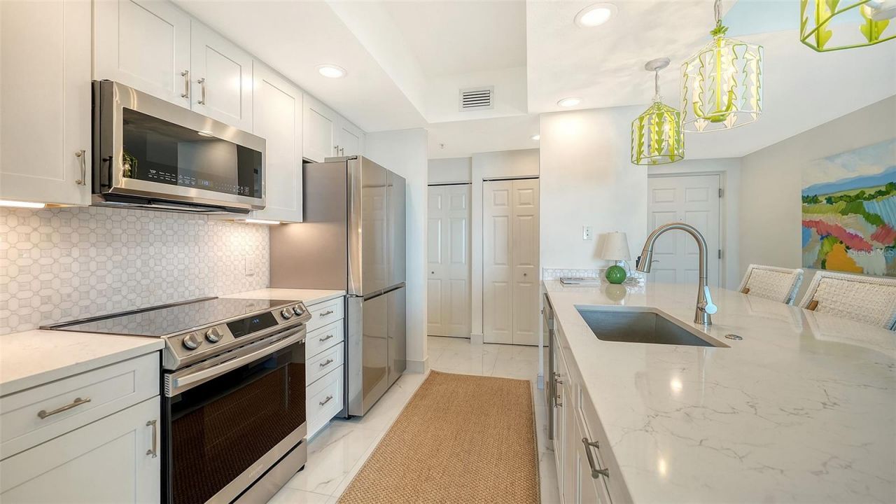 800 N Tamiami Trail , Unit 1111, Sarasota, FL 34236 Photo