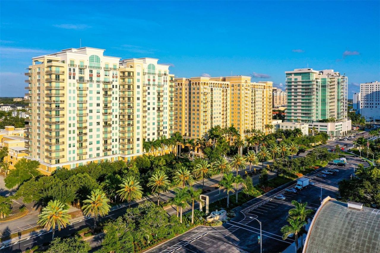 800 N Tamiami Trail , Unit 1111, Sarasota, FL 34236 Photo