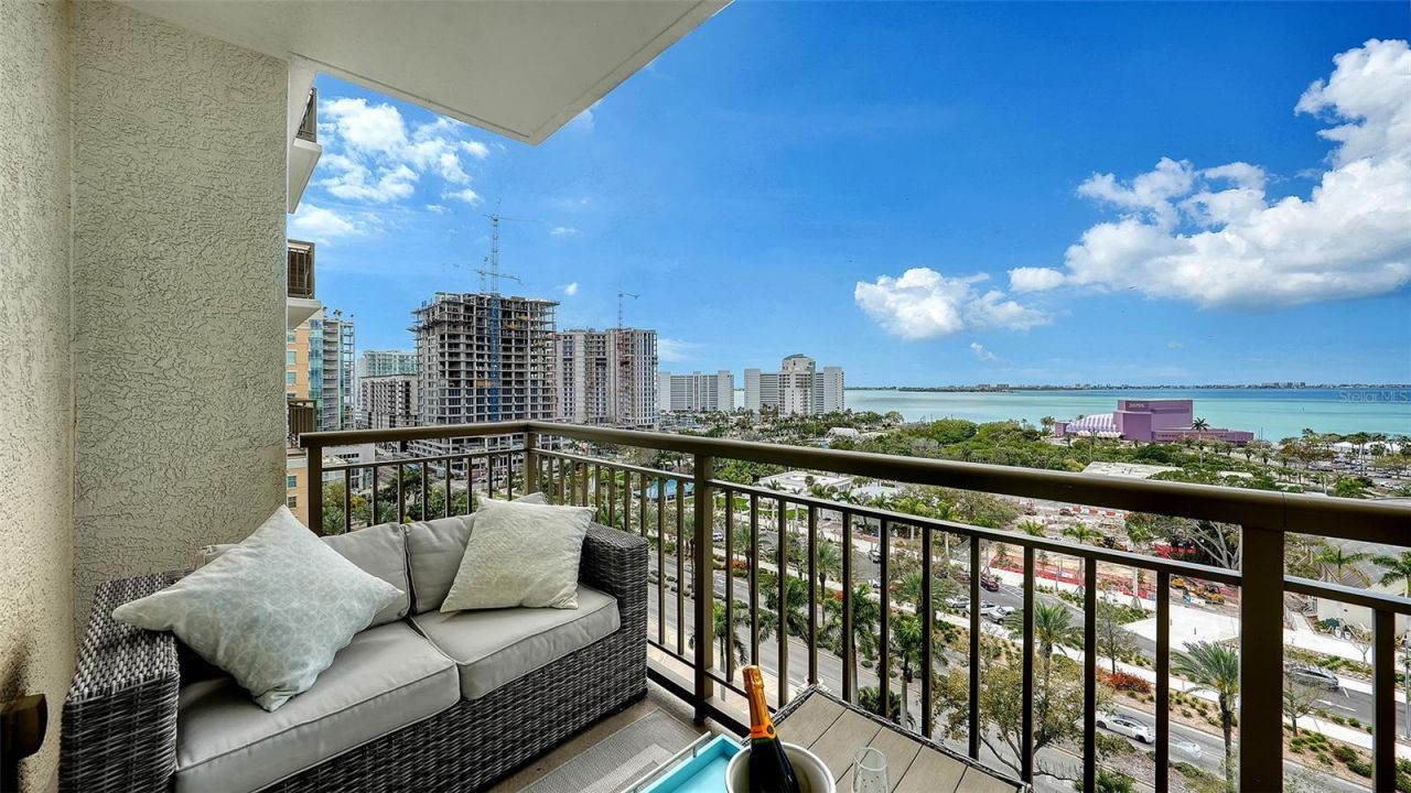 800 N Tamiami Trail , Unit 1111, Sarasota, FL 34236 Photo