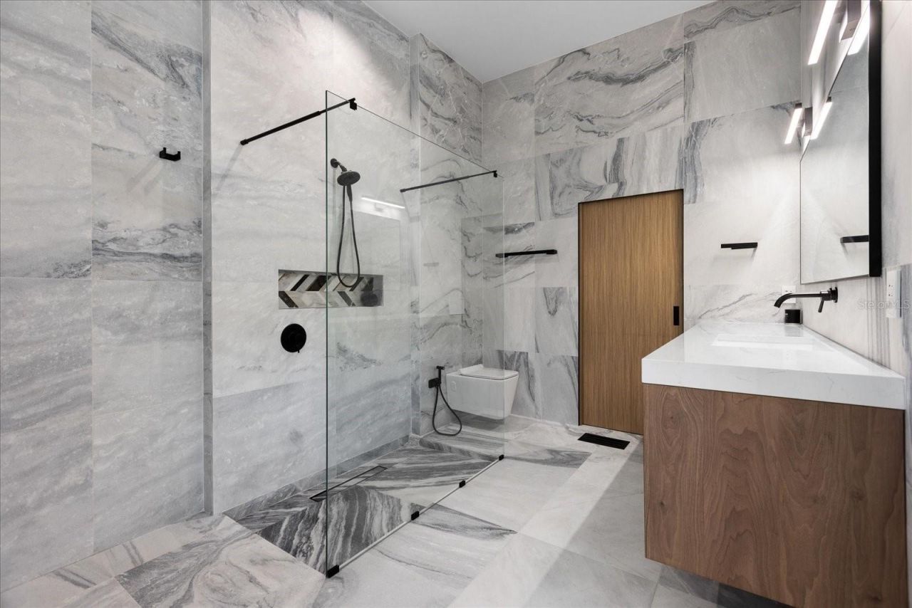 3807 S Semoran Boulevard, Orlando, FL 32822 Photo