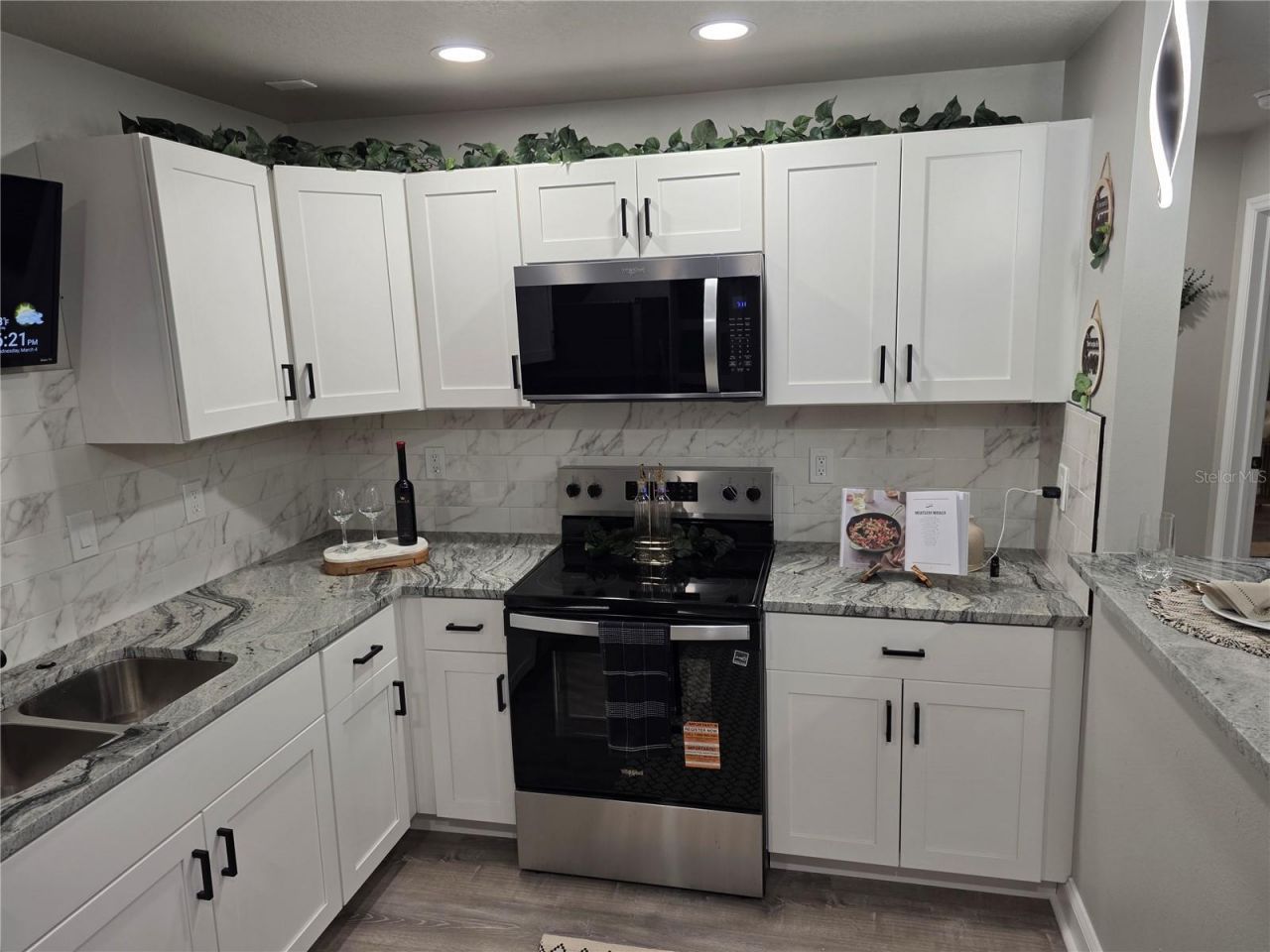 1106 Valencia Road, Plant City, FL 33563 Photo