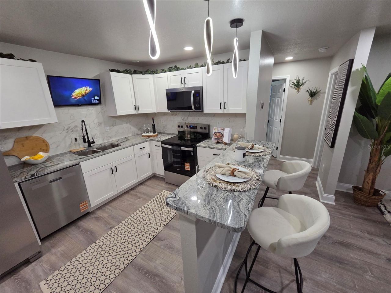 1106 Valencia Road, Plant City, FL 33563 Photo