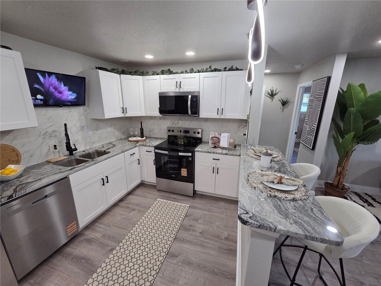 1106 Valencia Road, Plant City, FL 33563 Photo