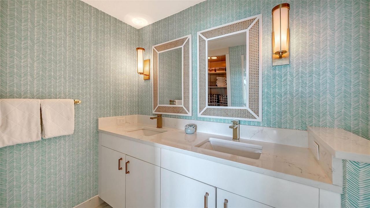 800 N Tamiami Trail, Unit 1111, Sarasota, FL 34236 Photo