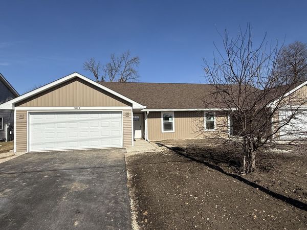 307 W South Street , Unit 307, Durand, IL 61024