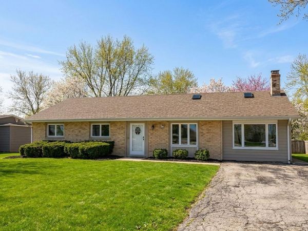 7706 Warwick Avenue, DARIEN, IL 60561
