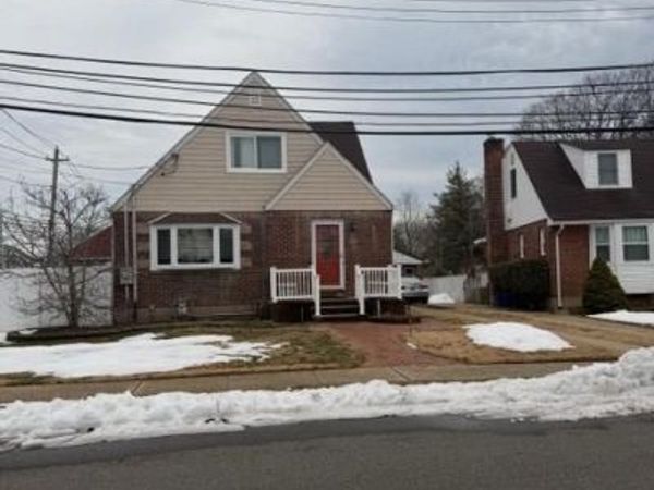 2 Grenville Court , East Rockaway, NY 11518