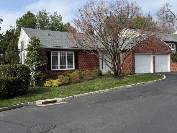 73 Bank, New Canaan, CT 06840