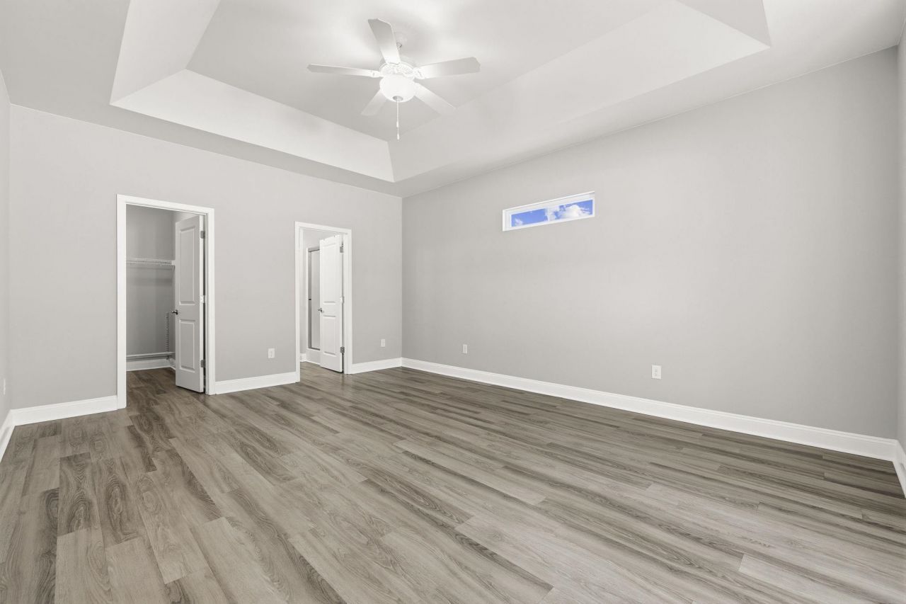 808 Twickenham Loop Photo 25