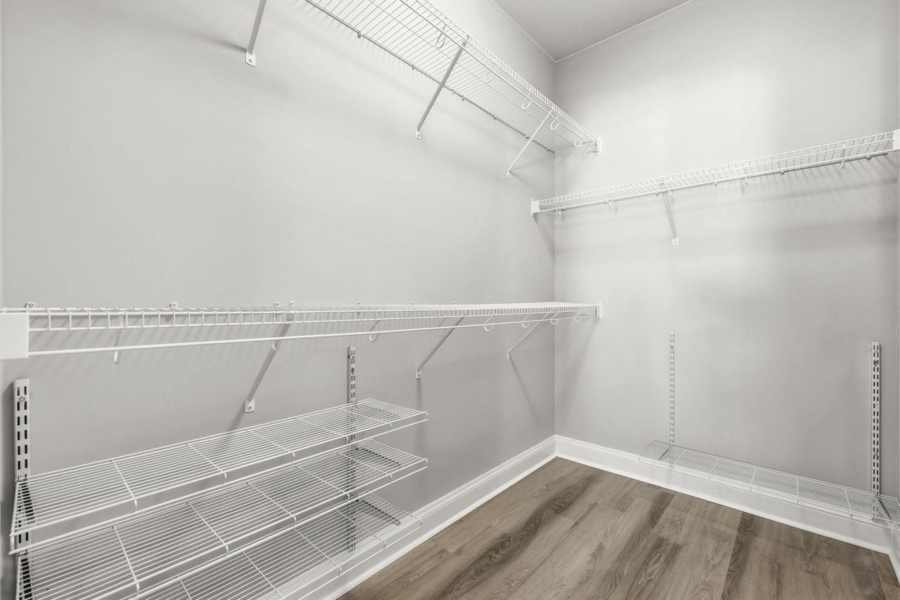 808 Twickenham Loop Photo 27