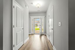 808 Twickenham Loop photo 4