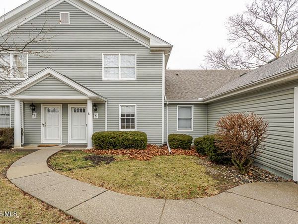 5 Olde Orchard Drive, Perrysburg, OH 43551