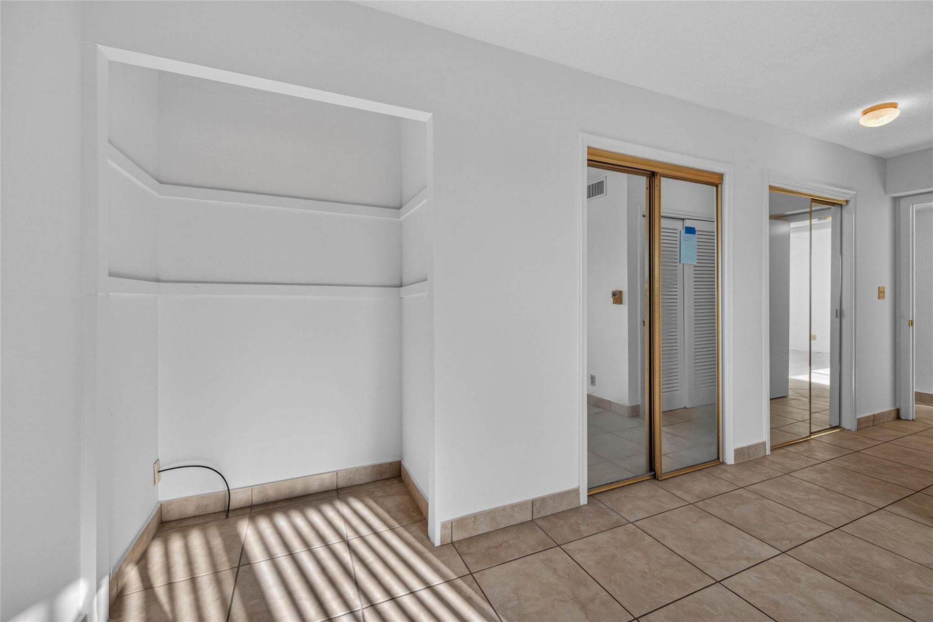 610 NE 12th Avenue, Unit 601, Hallandale Beach, FL 33009 Photo