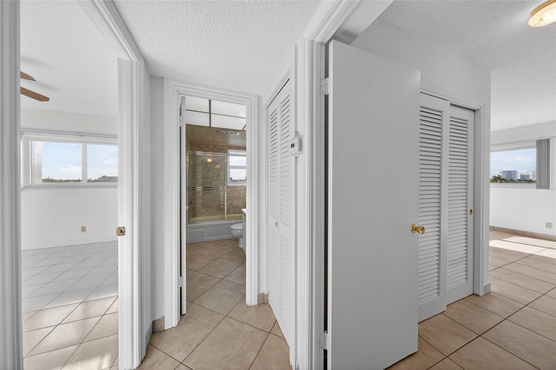 610 NE 12th Avenue, Unit 601, Hallandale Beach, FL 33009 Photo