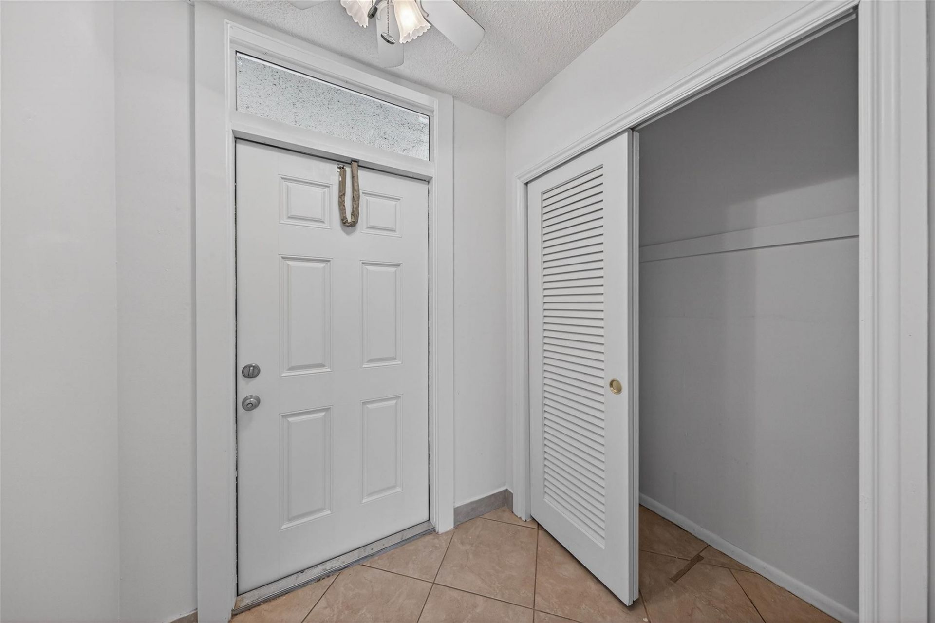 610 NE 12th Avenue, Unit 601, Hallandale Beach, FL 33009 Photo