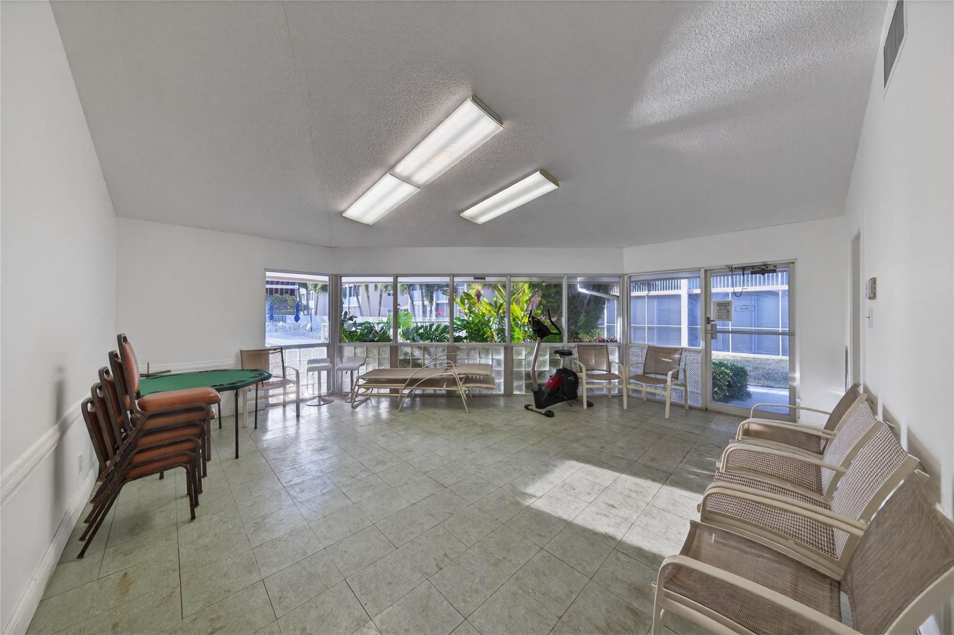 610 NE 12th Avenue, Unit 601, Hallandale Beach, FL 33009 Photo