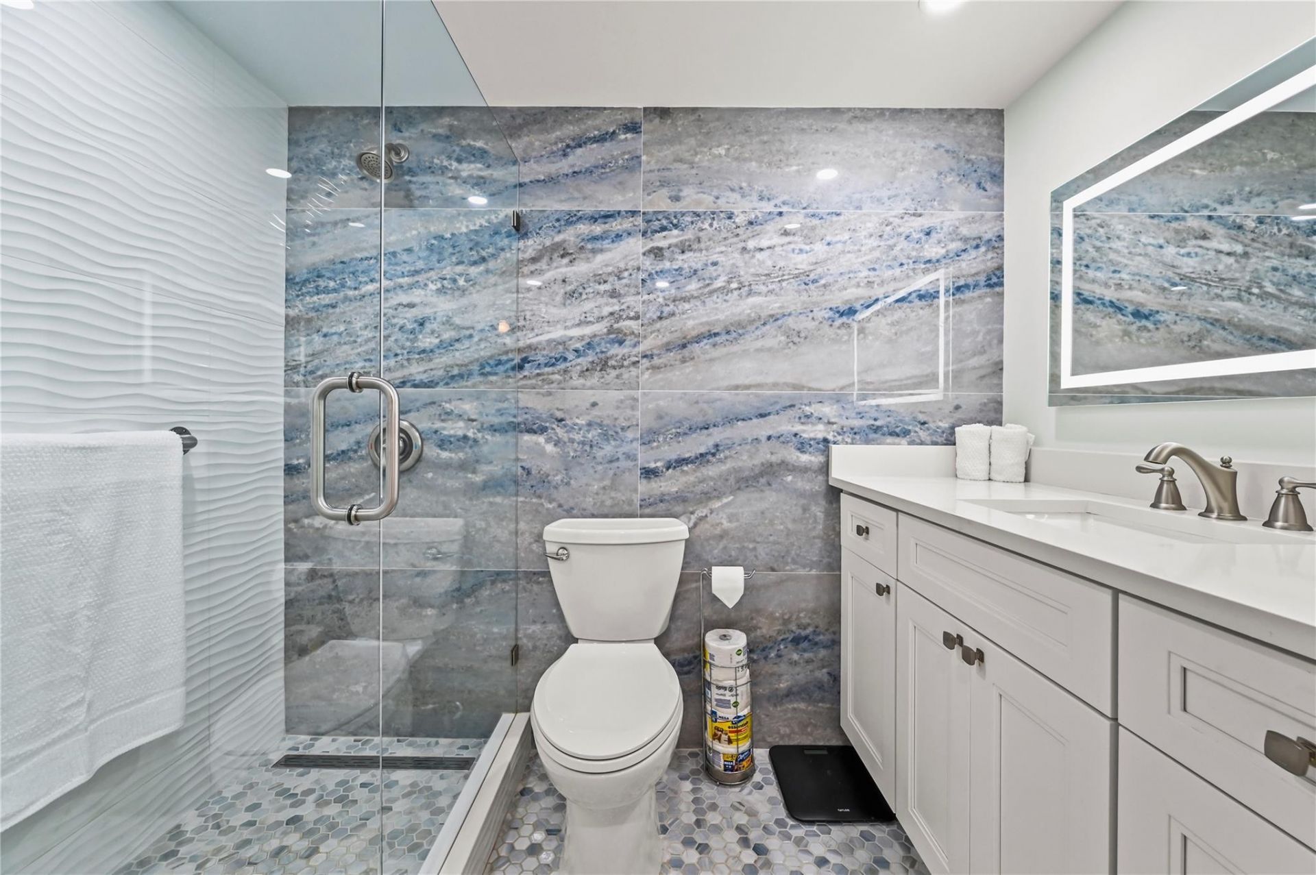 4629 Poinciana Street, Unit 209, Lauderdale by the Sea, FL 33308 Photo