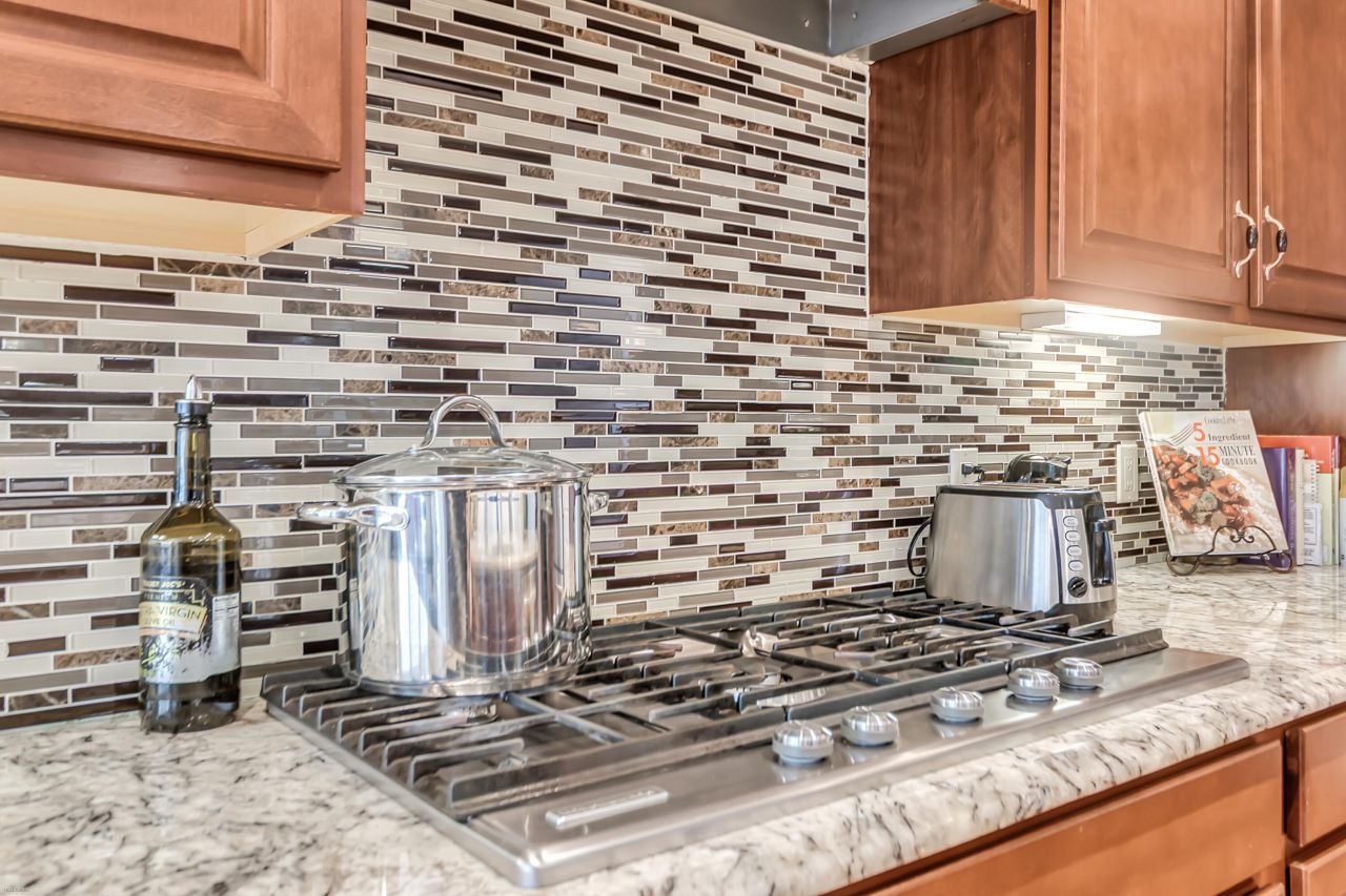 249 Waterfront Park Drive Photo 18