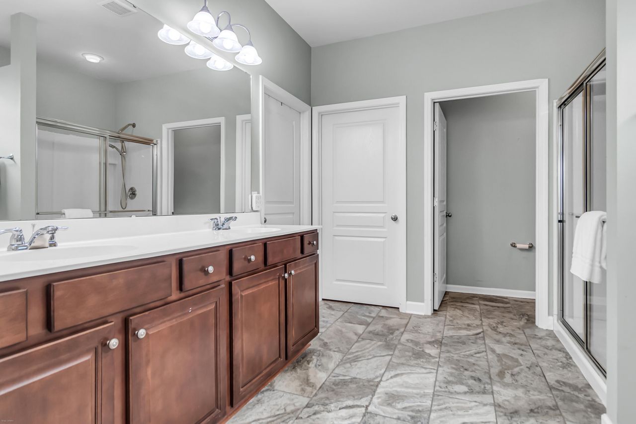 249 Waterfront Park Drive Photo 30