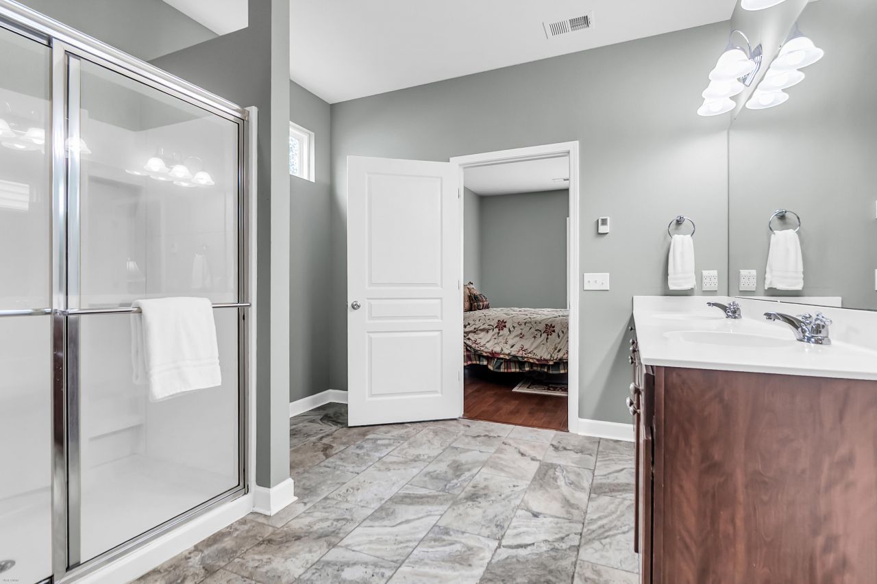 249 Waterfront Park Drive Photo 31