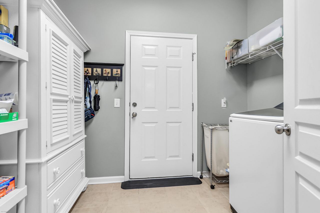 249 Waterfront Park Drive Photo 33