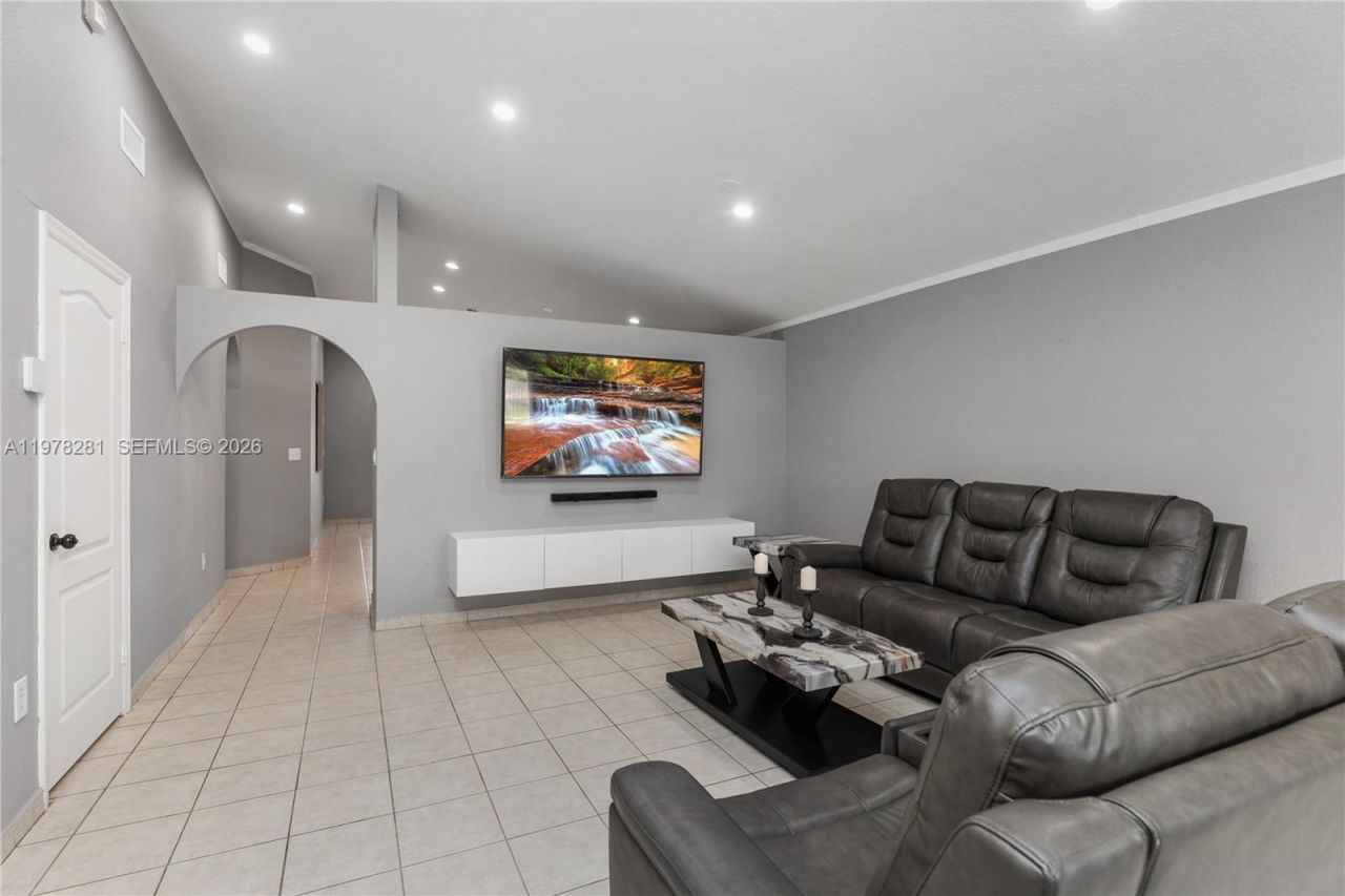 14358 SW 168th St , Miami, FL 33177 Photo