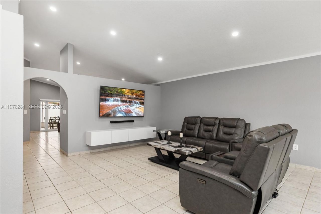 14358 SW 168th St , Miami, FL 33177 Photo