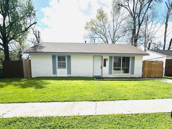 11674 Baylor Dr, Baton Rouge, LA 70816